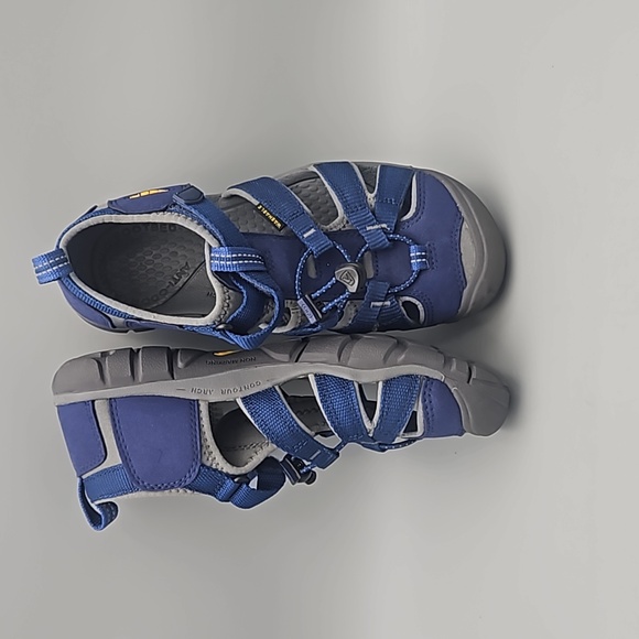 Keen Sandals Kid size 4 blue hiking sandals - Picture 13 of 13